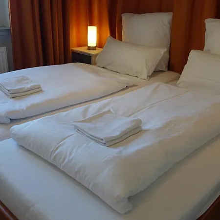 3 Wohnung, Netflix, Balkon, Skyline Blick Apartment *