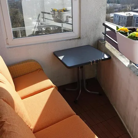 3 Wohnung, Netflix, Balkon, Skyline Blick * Schwalbach am Taunus