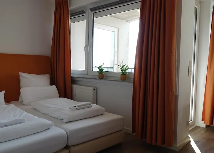 3 Wohnung, Netflix, Balkon, Skyline Blick